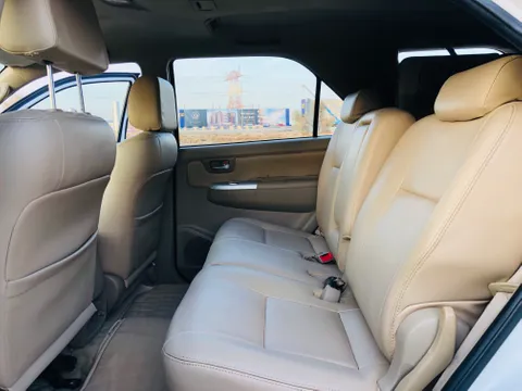 Toyota Fortuner 2.7L (4X4) 2010