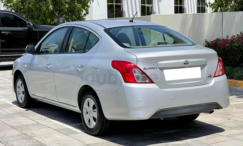 Nissan Sunny 2022