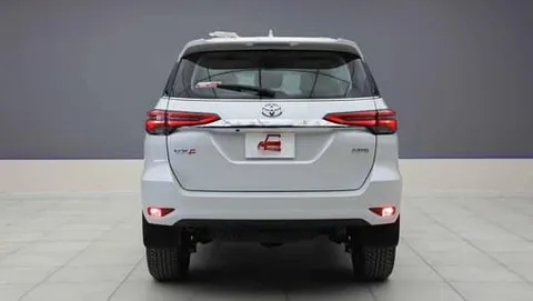 Discover undefined undefined Exterior Interior Images.Find all aspects and details of cars.
