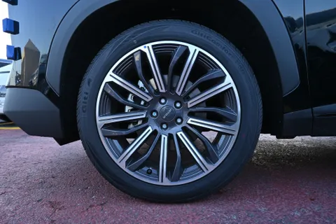 Discover undefined undefined Exterior Interior Images.Find all aspects and details of cars.