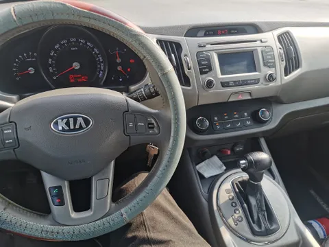 Discover undefined undefined Exterior Interior Images.Find all aspects and details of cars.