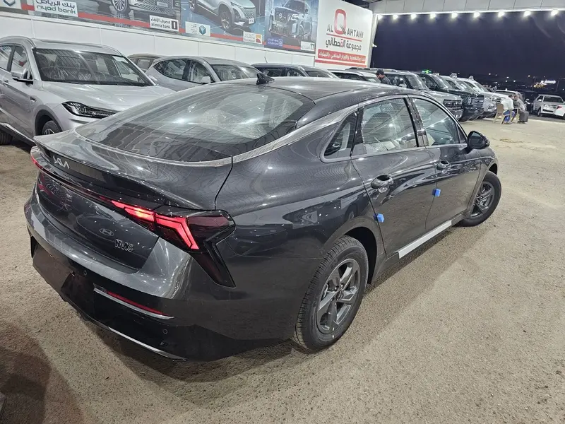 Discover undefined undefined Exterior Interior Images.Find all aspects and details of cars.