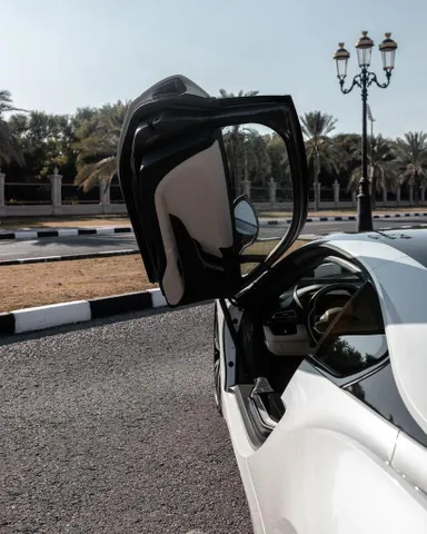 Discover undefined undefined Exterior Interior Images.Find all aspects and details of cars.