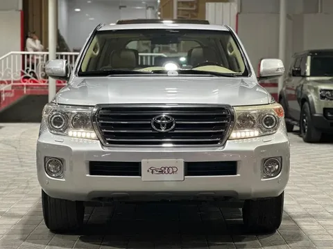 Discover undefined undefined Exterior Interior Images.Find all aspects and details of cars.