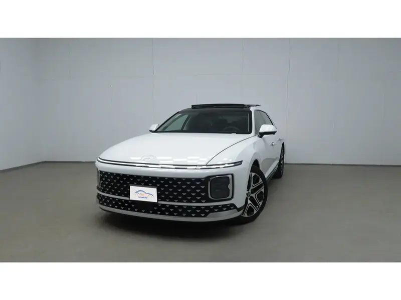 Discover undefined undefined Exterior Interior Images.Find all aspects and details of cars.
