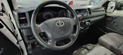 Toyota Hiace 2015