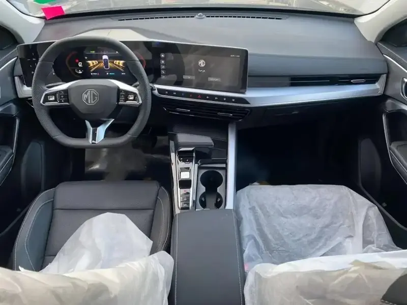 Discover undefined undefined Exterior Interior Images.Find all aspects and details of cars.
