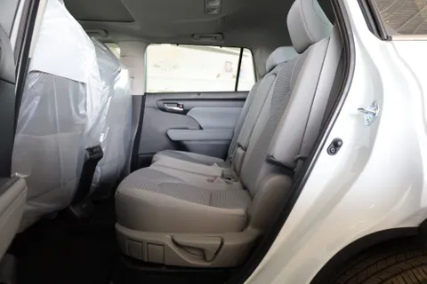 New Toyota Highlander  2.5L Hybrid GLE AWD  2023