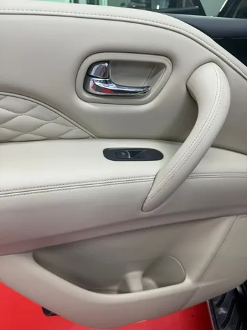 Infiniti QX80 5.6L Luxury 2023
