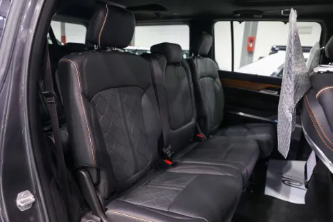 New Jeep Grand Wagoneer 2023