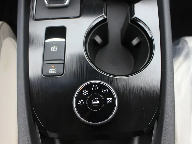 Nissan X-Trail 2025