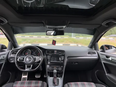 Volkswagen Golf GTI 2.0T S 2015