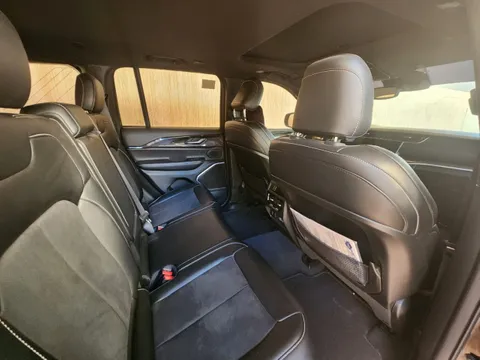 Discover undefined undefined Exterior Interior Images.Find all aspects and details of cars.