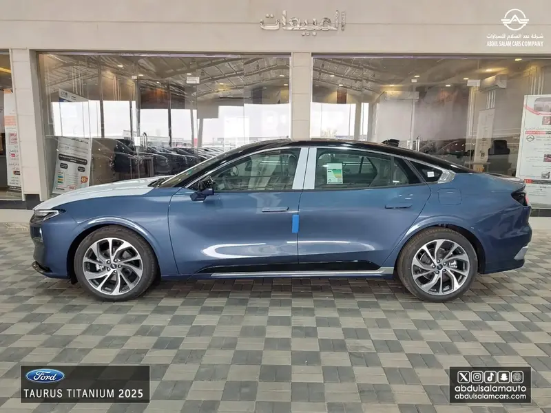 Discover undefined undefined Exterior Interior Images.Find all aspects and details of cars.