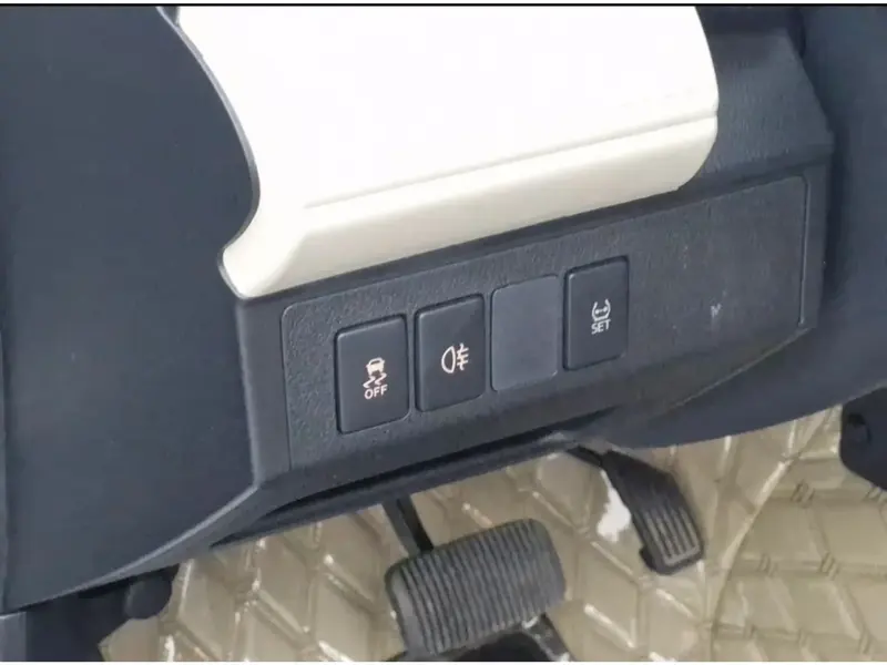 Discover undefined undefined Exterior Interior Images.Find all aspects and details of cars.