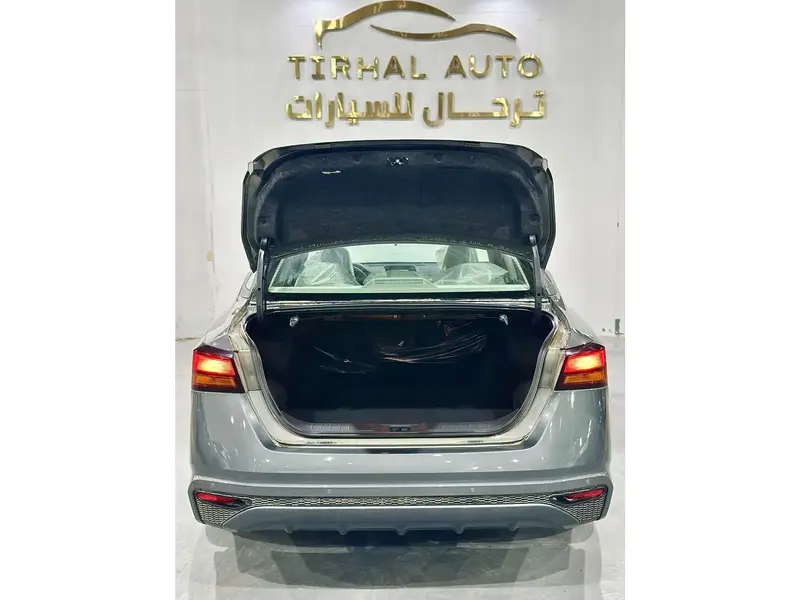 Discover undefined undefined Exterior Interior Images.Find all aspects and details of cars.