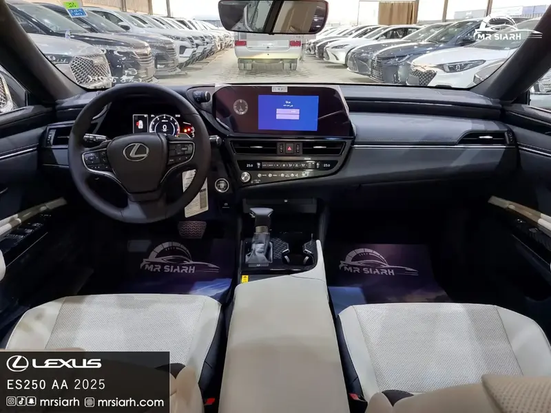 Lexus ES 2025