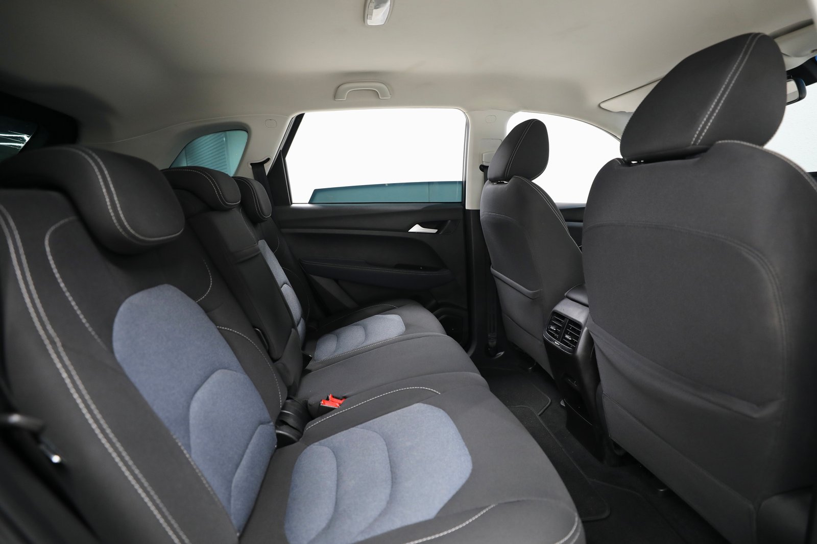 GCC | 1.5L | 7 Seater | 750 AED Monthly Installment | Free Insurance and Registration