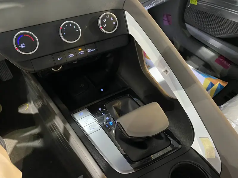 Hyundai Elantra 2025