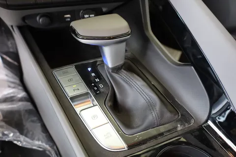 New Hyundai Elantra 2023