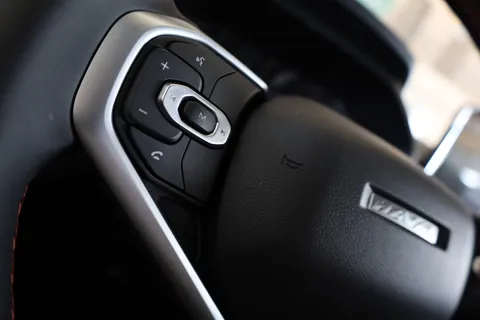 Discover undefined undefined Exterior Interior Images.Find all aspects and details of cars.
