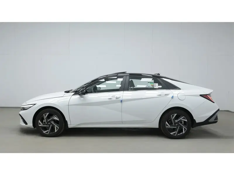 Discover undefined undefined Exterior Interior Images.Find all aspects and details of cars.
