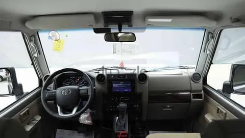 Discover undefined undefined Exterior Interior Images.Find all aspects and details of cars.