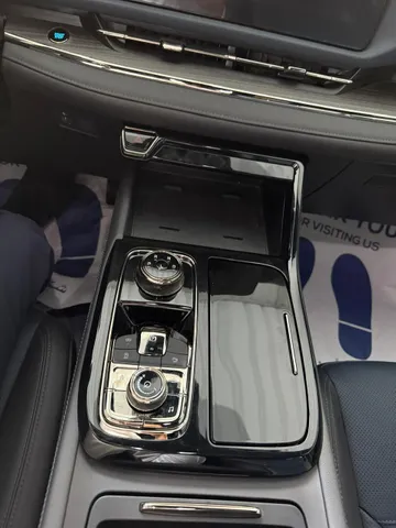 Discover undefined undefined Exterior Interior Images.Find all aspects and details of cars.