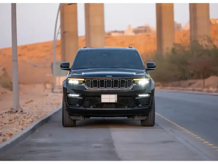 jeep grand-cherokee image Jeep Grand Cherokee 2023