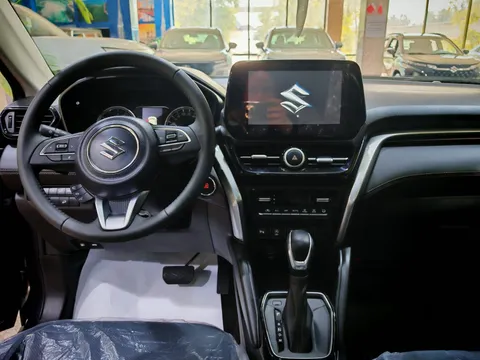 Discover undefined undefined Exterior Interior Images.Find all aspects and details of cars.