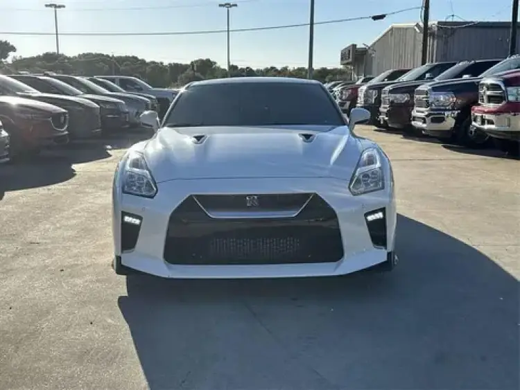 nissan gt-r image Nissan GT-R 2021