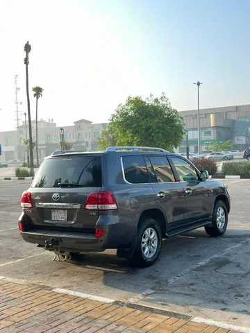 Discover undefined undefined Exterior Interior Images.Find all aspects and details of cars.