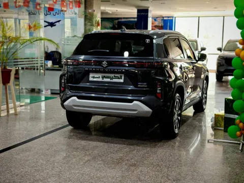 Discover undefined undefined Exterior Interior Images.Find all aspects and details of cars.