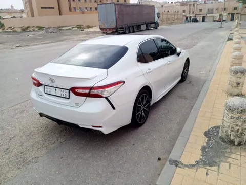 Discover undefined undefined Exterior Interior Images.Find all aspects and details of cars.