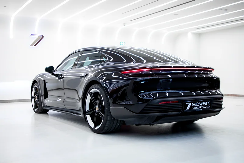 Porsche Taycan 2021