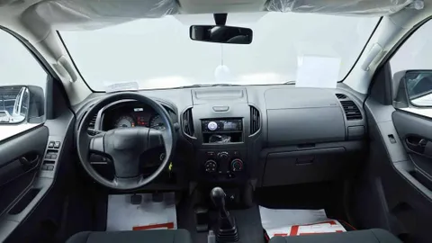 Discover undefined undefined Exterior Interior Images.Find all aspects and details of cars.
