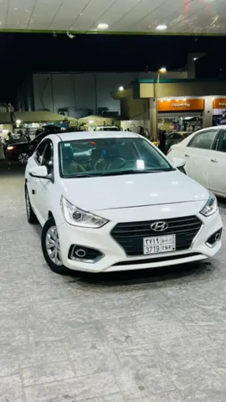hyundai hyundai-accent image Hyundai Accent 2018