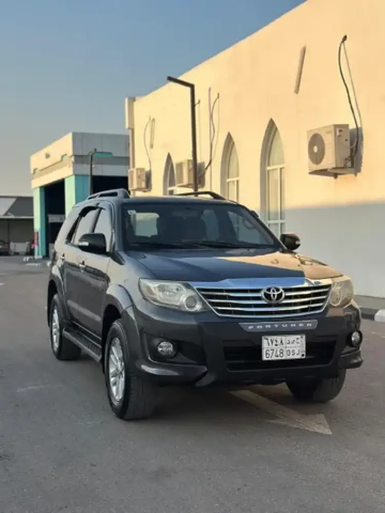 toyota toyota-fortuner image Toyota Fortuner 2014