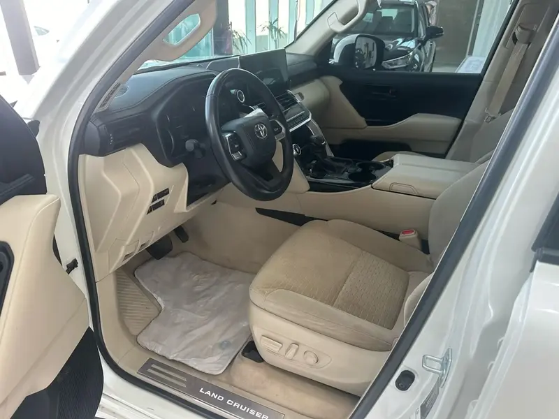 Toyota Land Cruiser Wagon 2023