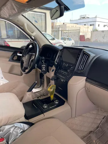 Discover undefined undefined Exterior Interior Images.Find all aspects and details of cars.