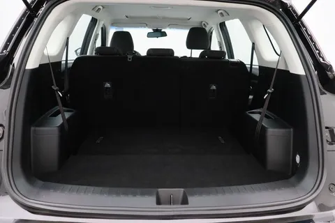 Discover undefined undefined Exterior Interior Images.Find all aspects and details of cars.