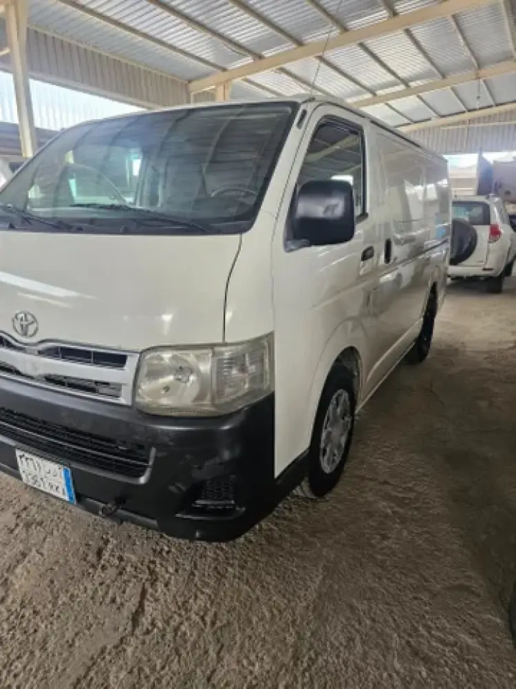 toyota hiace image Toyota Hiace 2011