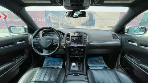Chrysler 300 2021