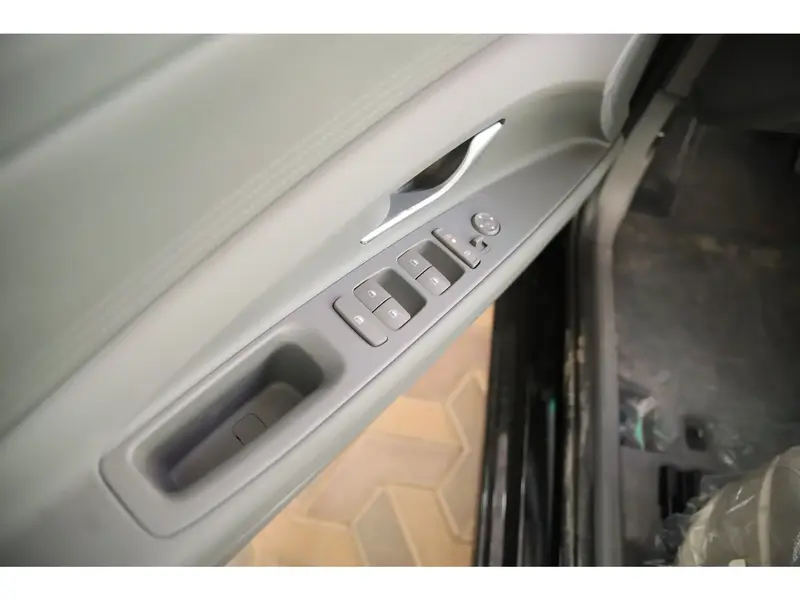 Discover undefined undefined Exterior Interior Images.Find all aspects and details of cars.