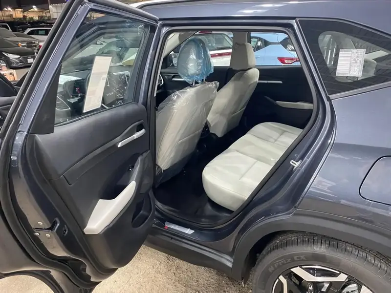 Discover undefined undefined Exterior Interior Images.Find all aspects and details of cars.
