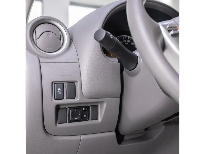 Nissan Sunny 2024