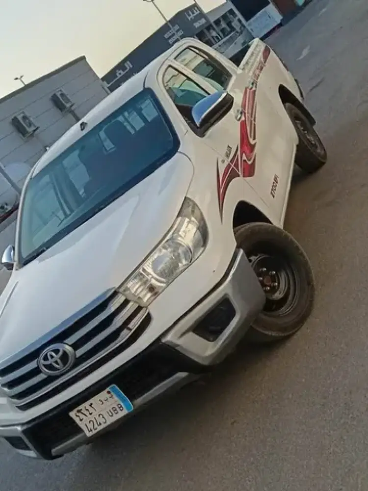 toyota toyota-hilux image Toyota Hilux 2016