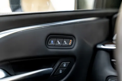Discover undefined undefined Exterior Interior Images.Find all aspects and details of cars.