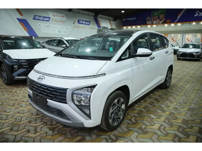 Discover undefined undefined Exterior Interior Images.Find all aspects and details of cars.
