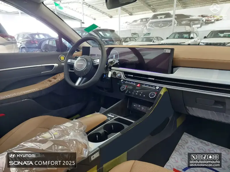 Discover undefined undefined Exterior Interior Images.Find all aspects and details of cars.